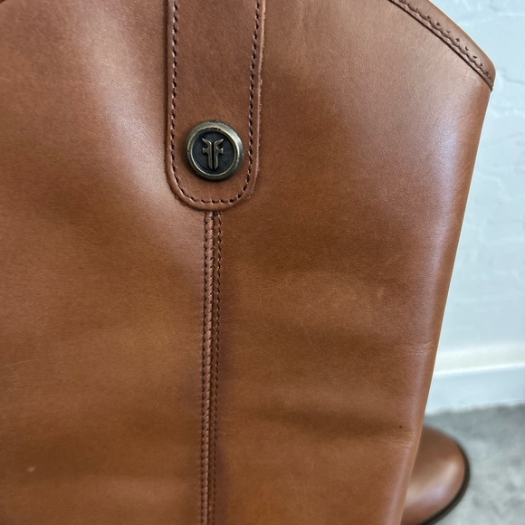NEW Frye Women Marissa Medallion Leather Inside Zip Tall Boot US 5 Cognac $328 - Picture 3 of 10